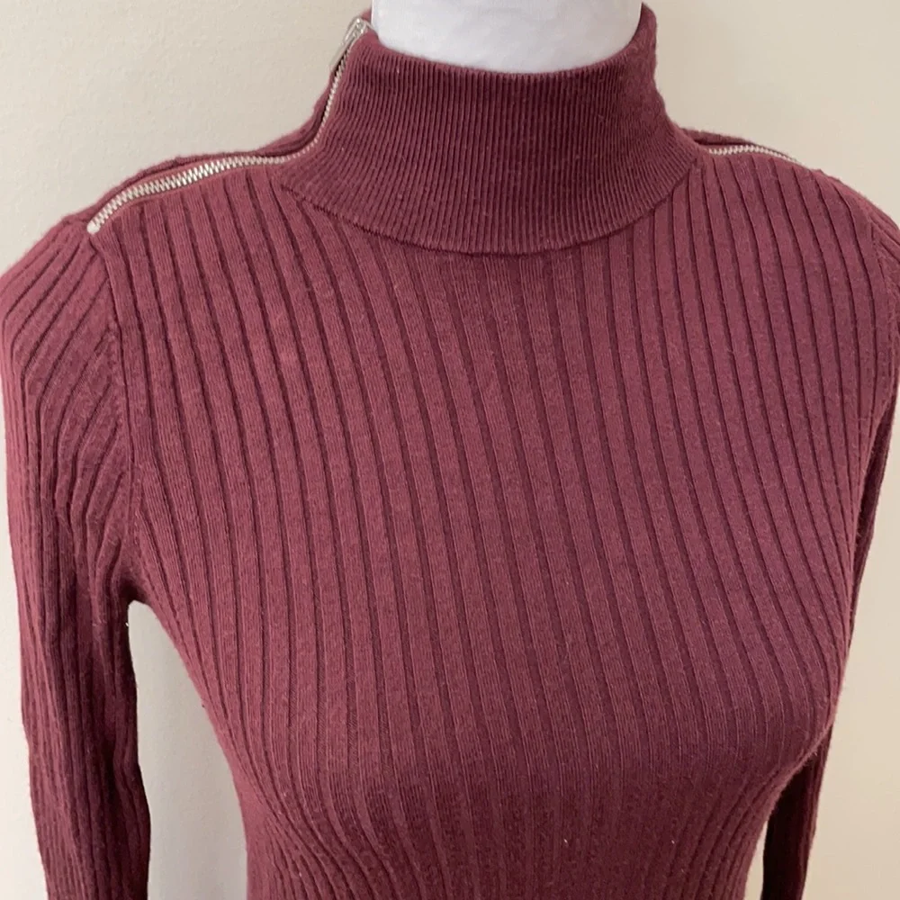 FITTED TOP - Picture 3 of 7